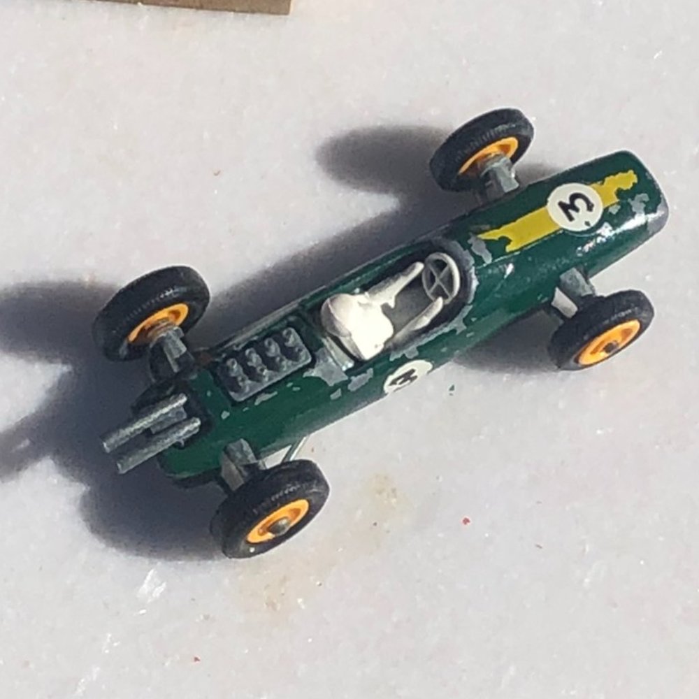 LESNEY Matchbox No 19 Lotus Indy Race Car 💚